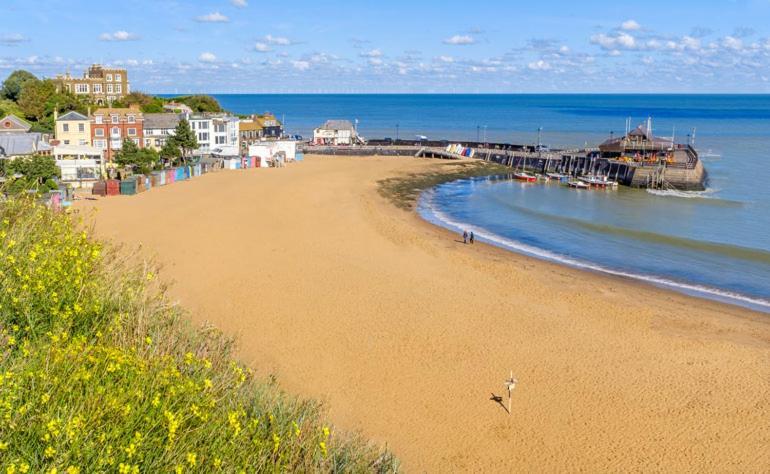 Smuggler'S Cottage Broadstairs Bagian luar foto